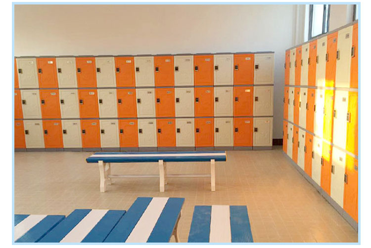 三层塑料更衣柜储物柜案例：缤纷橙+玉脂白+感应锁+更衣凳