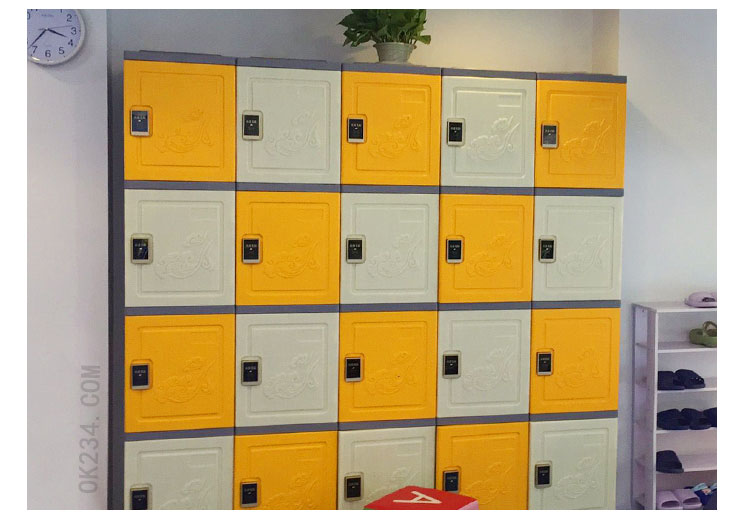 四层塑料更衣柜储物柜案例：缤纷橙+玉脂白+感应锁